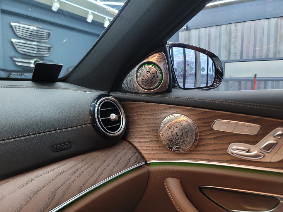 벤츠E220d - 하이클라스 3D부메스터