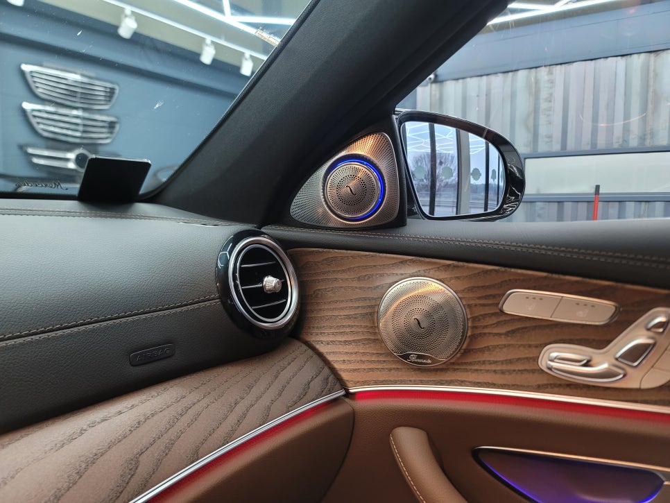 벤츠E220d - 하이클라스 3D부메스터