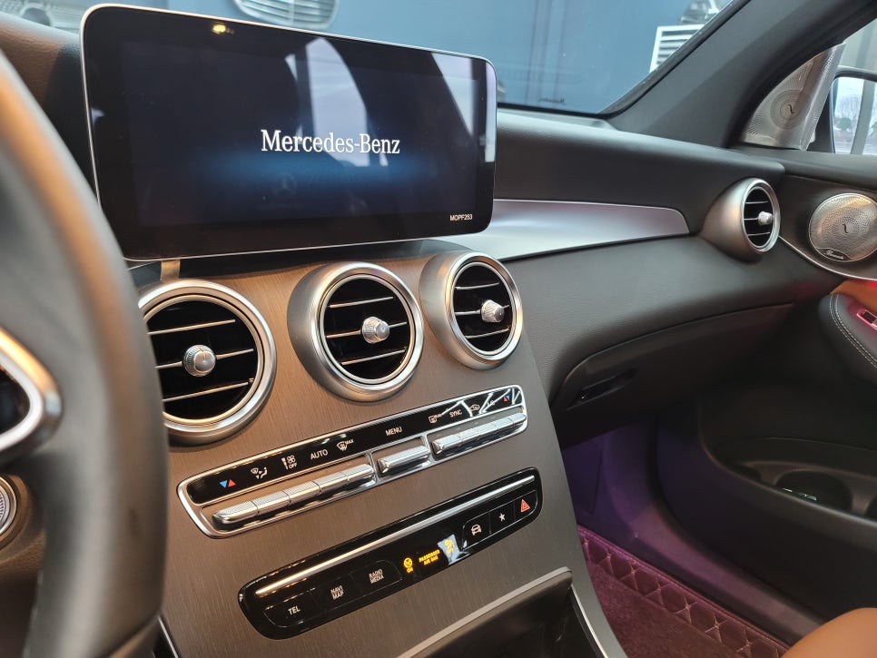 GLC300 쿠페 - 송풍구 엠비언트, 3D 부메스터, 데쉬보드라인 엠비언트
