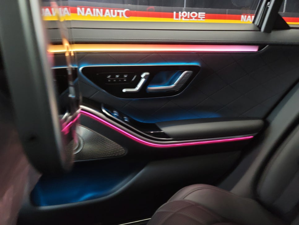 벤츠S500 - 4D 부메스터 " 벤츠 순정4D + 카비우스 모듈 "