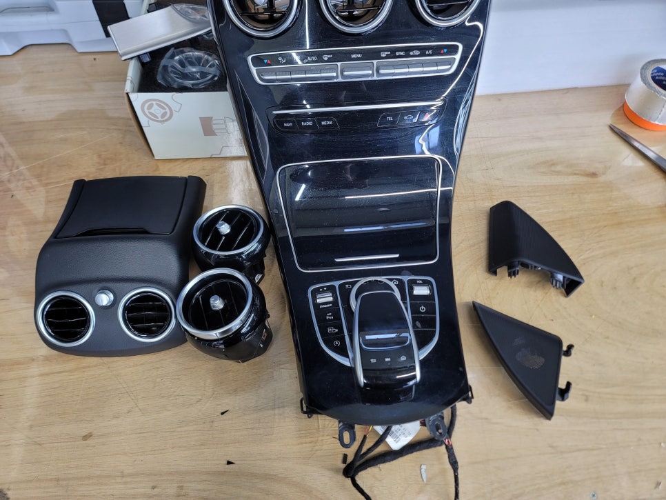 벤츠C220d- 벤츠순정 64색 송풍구 엠비언트, 3D 부메스터, 데쉬보드라인 엠비언트
