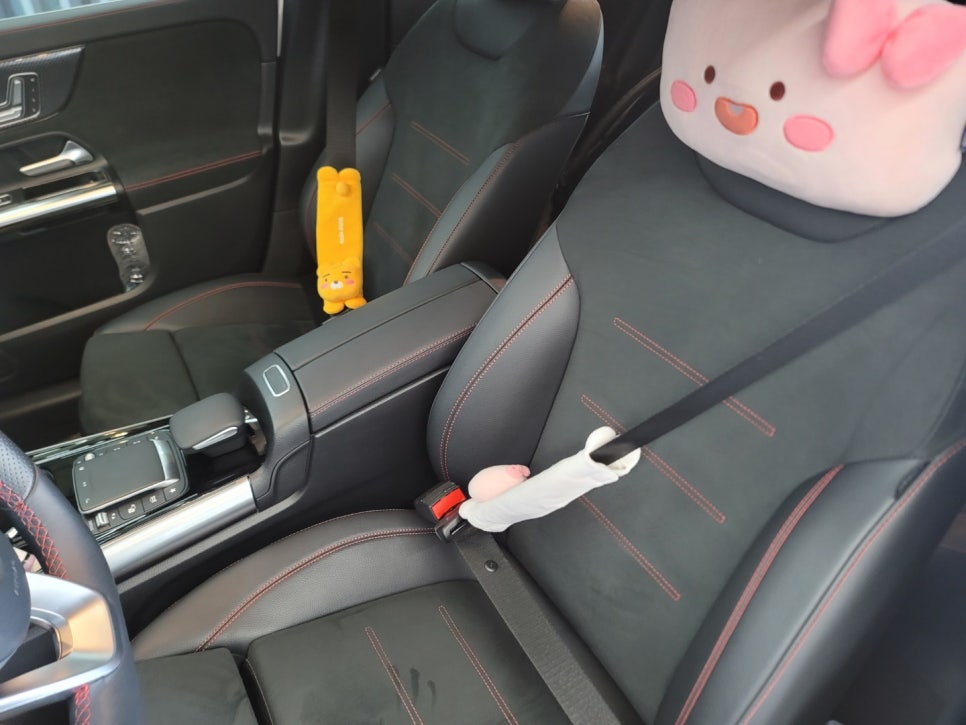 광주 카오카오 - 벤츠 GLA250 통풍시트 & 순정버튼 " 좌석당 팬 5개 " / 1열 레드 컬러안전벨트
