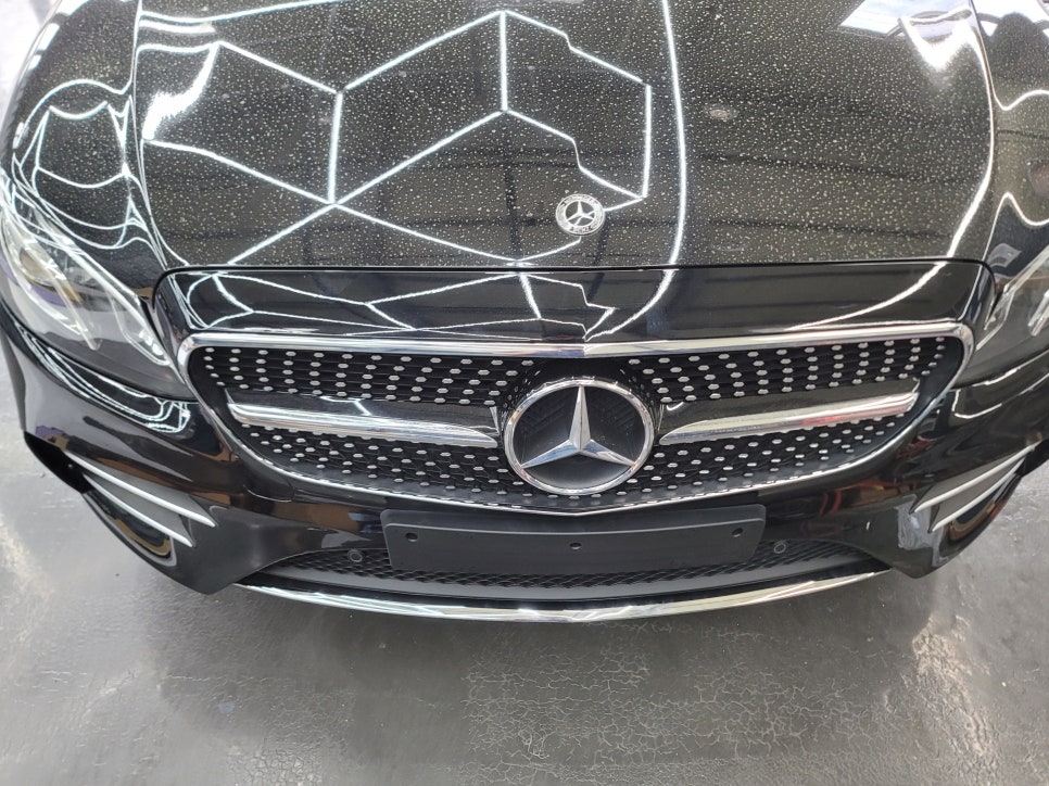 벤츠 W213 E250 - 사고인한 범퍼 교체 / E43amg 프론트 범퍼 및 순정파츠( 애프터 프론트 범퍼 + 순정파츠의 조합 )