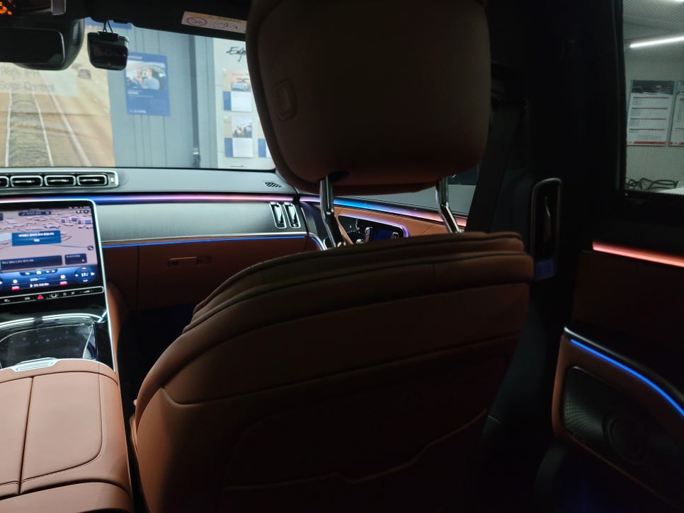 광주 벤츠레트로핏 > 벤츠S450 -엑티브엠비언트, 리어 모니터Z9