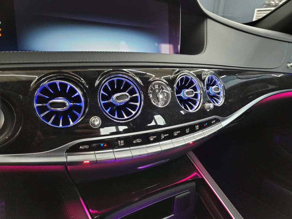 벤츠 후기형 S350d - 송풍구 엠비언트, 3D 부메스터, 미드레인지 커버
