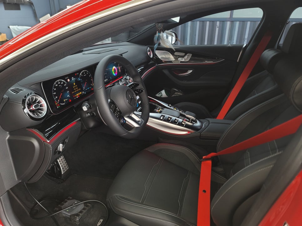 벤츠GT 43amg - 1열 컬러 안전벨트