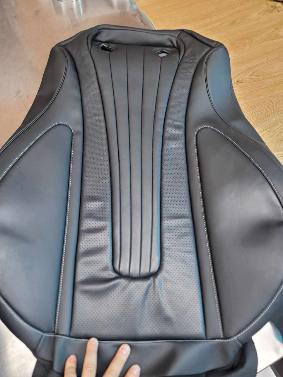 광주 벤츠 통풍시트 전문점 카오카오 > 벤츠 CLS300d - 통풍시트 " 여름엔 필수 !! "