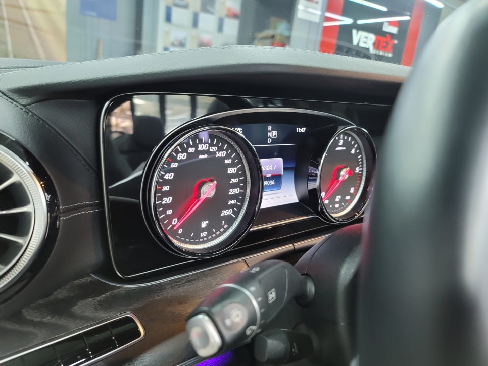 벤츠 레트로핏 카오카오> 벤츠E200d 카브리올레 - 와이드콕핏 & 팬2시공 / AMG 프로그래밍 & 생활코딩