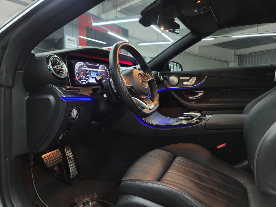 벤츠 레트로핏 카오카오> 벤츠E200d 카브리올레 - 와이드콕핏 & 팬2시공 / AMG 프로그래밍 & 생활코딩