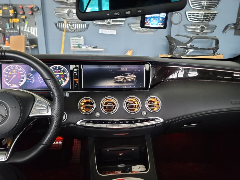 벤츠S63amg 쿠페 - 송풍구 엠비언트 (커스텀, 어플 사용), 카플레이어 모듈 설치, AMG D컷 카본 커스텀핸들