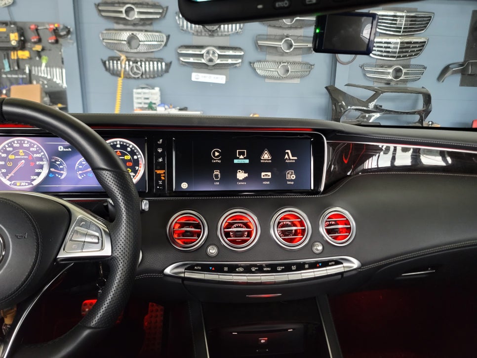 벤츠S63amg 쿠페 - 송풍구 엠비언트 (커스텀, 어플 사용), 카플레이어 모듈 설치, AMG D컷 카본 커스텀핸들