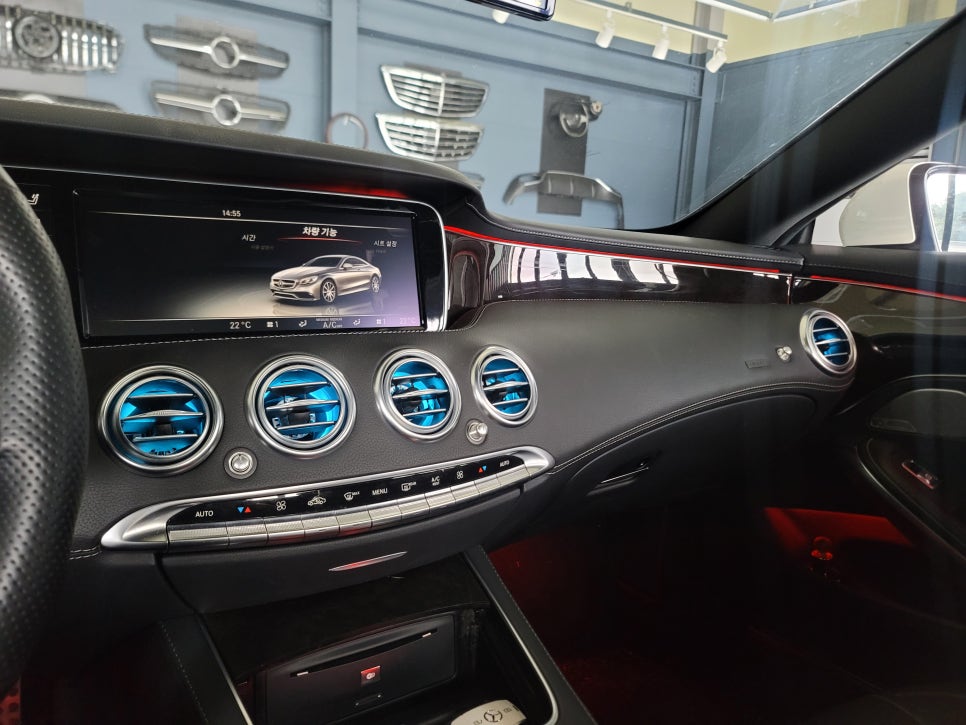 벤츠S63amg 쿠페 - 송풍구 엠비언트 (커스텀, 어플 사용), 카플레이어 모듈 설치, AMG D컷 카본 커스텀핸들