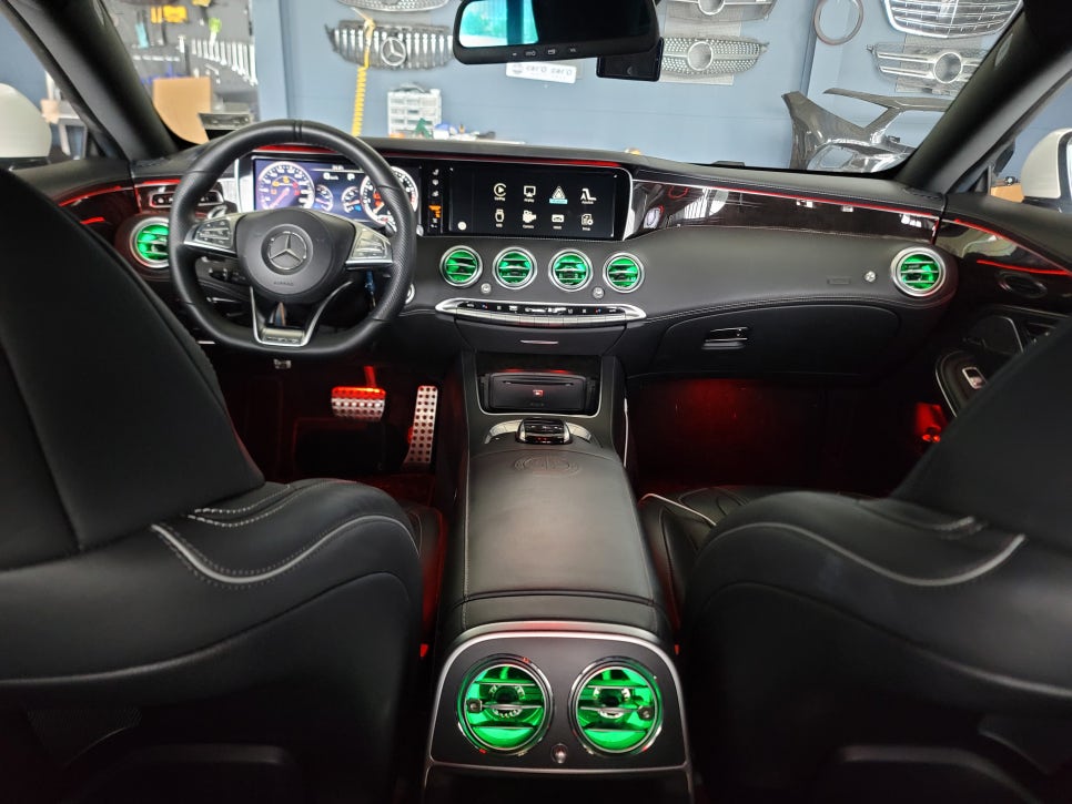 벤츠S63amg 쿠페 - 송풍구 엠비언트 (커스텀, 어플 사용), 카플레이어 모듈 설치, AMG D컷 카본 커스텀핸들