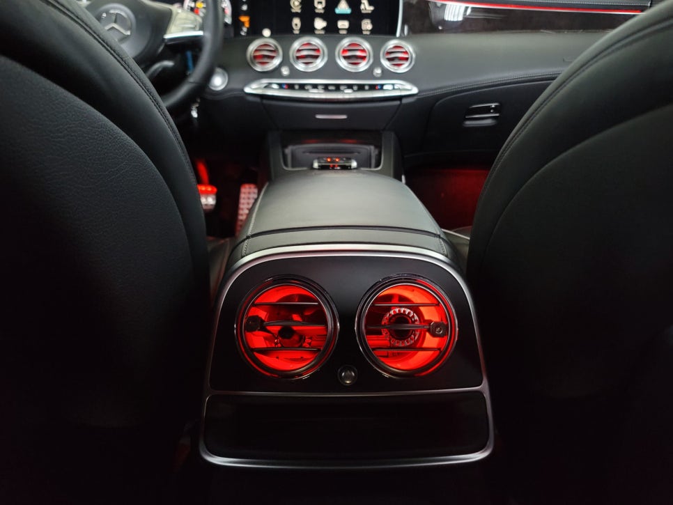 벤츠S63amg 쿠페 - 송풍구 엠비언트 (커스텀, 어플 사용), 카플레이어 모듈 설치, AMG D컷 카본 커스텀핸들