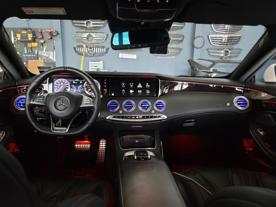벤츠S63amg 쿠페 - 송풍구 엠비언트 (커스텀, 어플 사용), 카플레이어 모듈 설치, AMG D컷 카본 커스텀핸들
