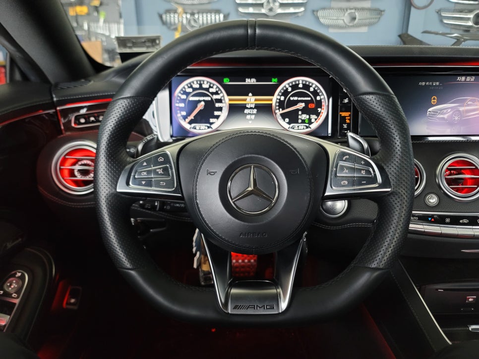 벤츠S63amg 쿠페 - 송풍구 엠비언트 (커스텀, 어플 사용), 카플레이어 모듈 설치, AMG D컷 카본 커스텀핸들