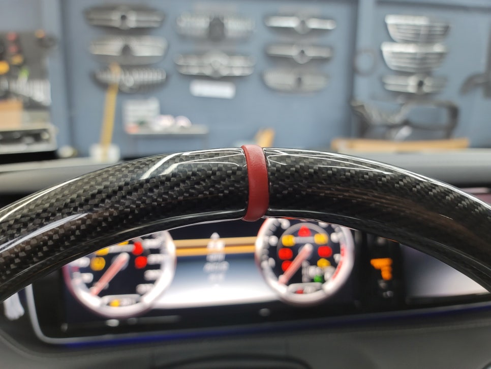 벤츠S63amg 쿠페 - 송풍구 엠비언트 (커스텀, 어플 사용), 카플레이어 모듈 설치, AMG D컷 카본 커스텀핸들