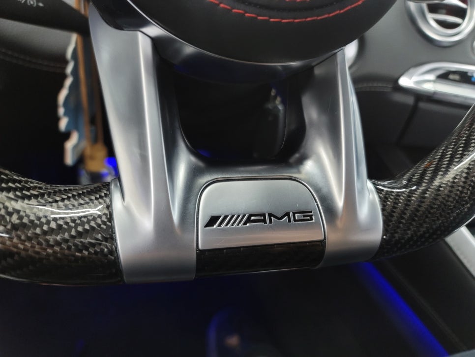 벤츠S63amg 쿠페 - 송풍구 엠비언트 (커스텀, 어플 사용), 카플레이어 모듈 설치, AMG D컷 카본 커스텀핸들