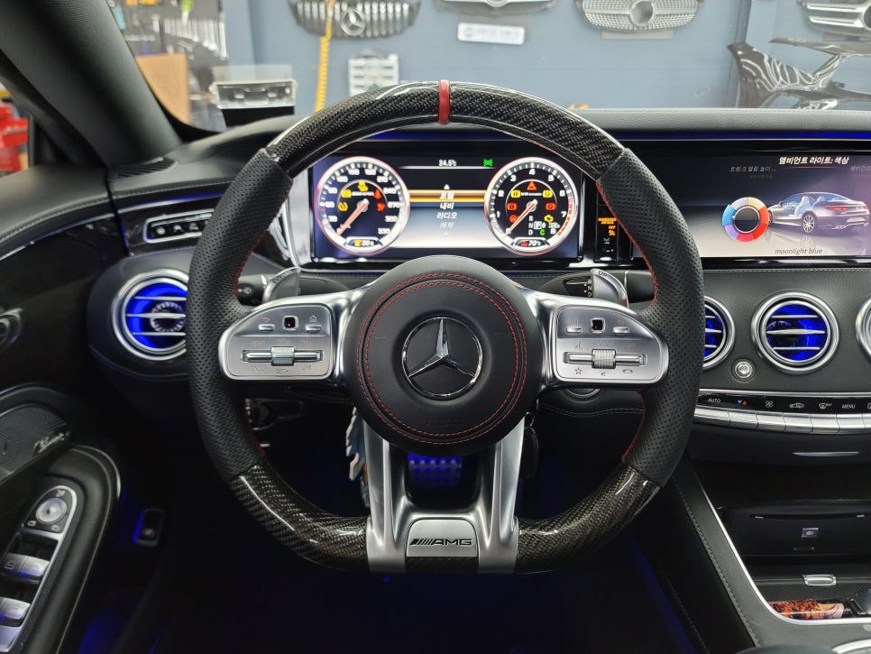 벤츠S63amg 쿠페 - 송풍구 엠비언트 (커스텀, 어플 사용), 카플레이어 모듈 설치, AMG D컷 카본 커스텀핸들