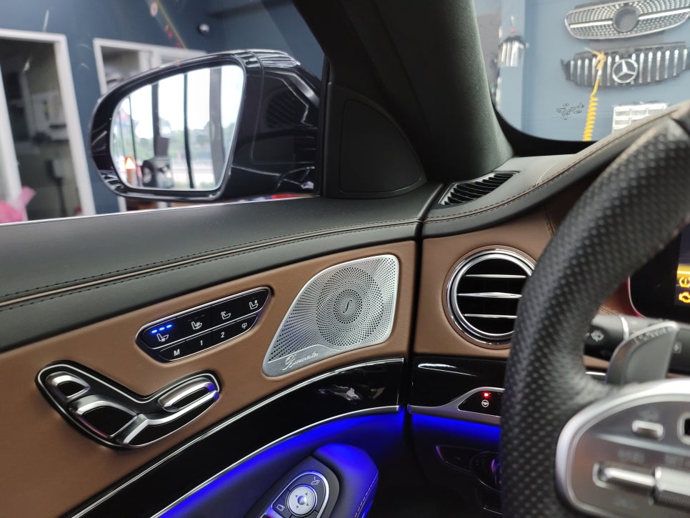 벤츠S63amg - 63색 송풍구 엠비언트, 3D부메스터 " 실내의 꽃을 피우다~ "