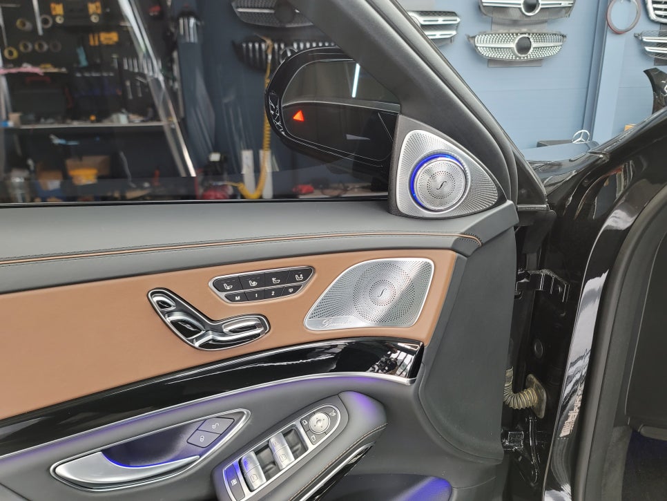 벤츠S63amg - 63색 송풍구 엠비언트, 3D부메스터 " 실내의 꽃을 피우다~ "