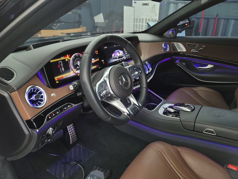 벤츠S63amg - 63색 송풍구 엠비언트, 3D부메스터 " 실내의 꽃을 피우다~ "