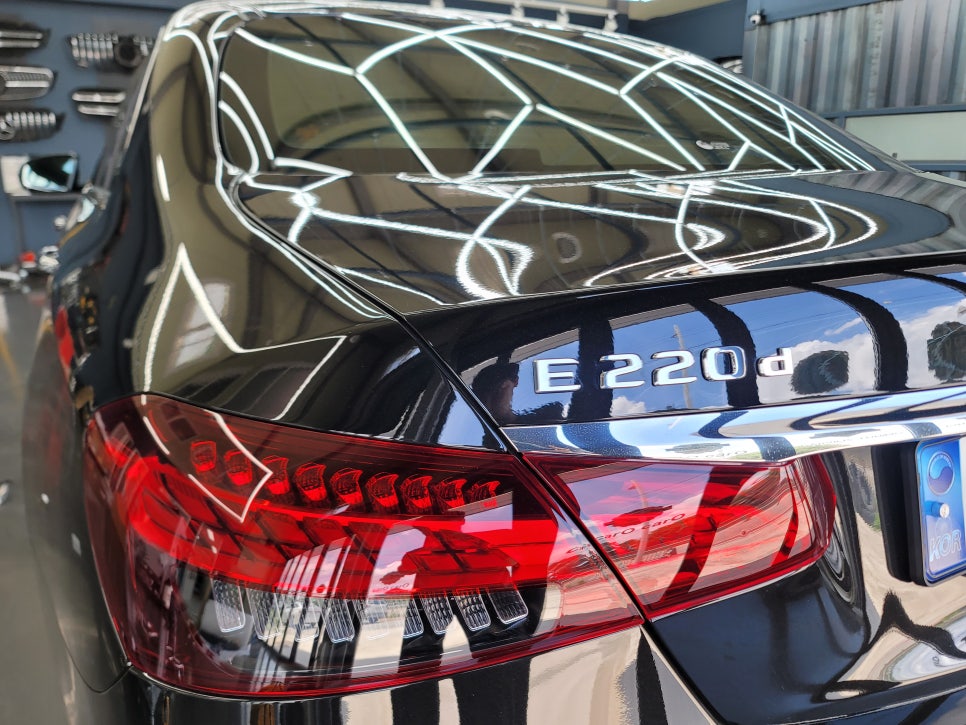 벤츠 E220d - 익스클루시브에서 아방가르드 그릴 교체 ! AMG 프로그래밍 !!