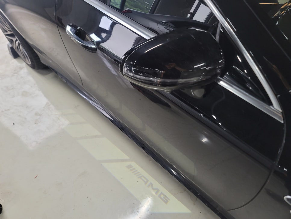 벤츠 GT43amg- 2열 송풍구 엠비언트 & 사이드미러 AMG 웰컴 라이트