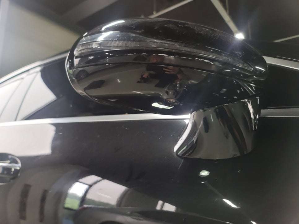 벤츠 GT43amg- 2열 송풍구 엠비언트 & 사이드미러 AMG 웰컴 라이트