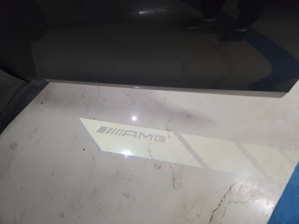 벤츠 GT43amg- 2열 송풍구 엠비언트 & 사이드미러 AMG 웰컴 라이트