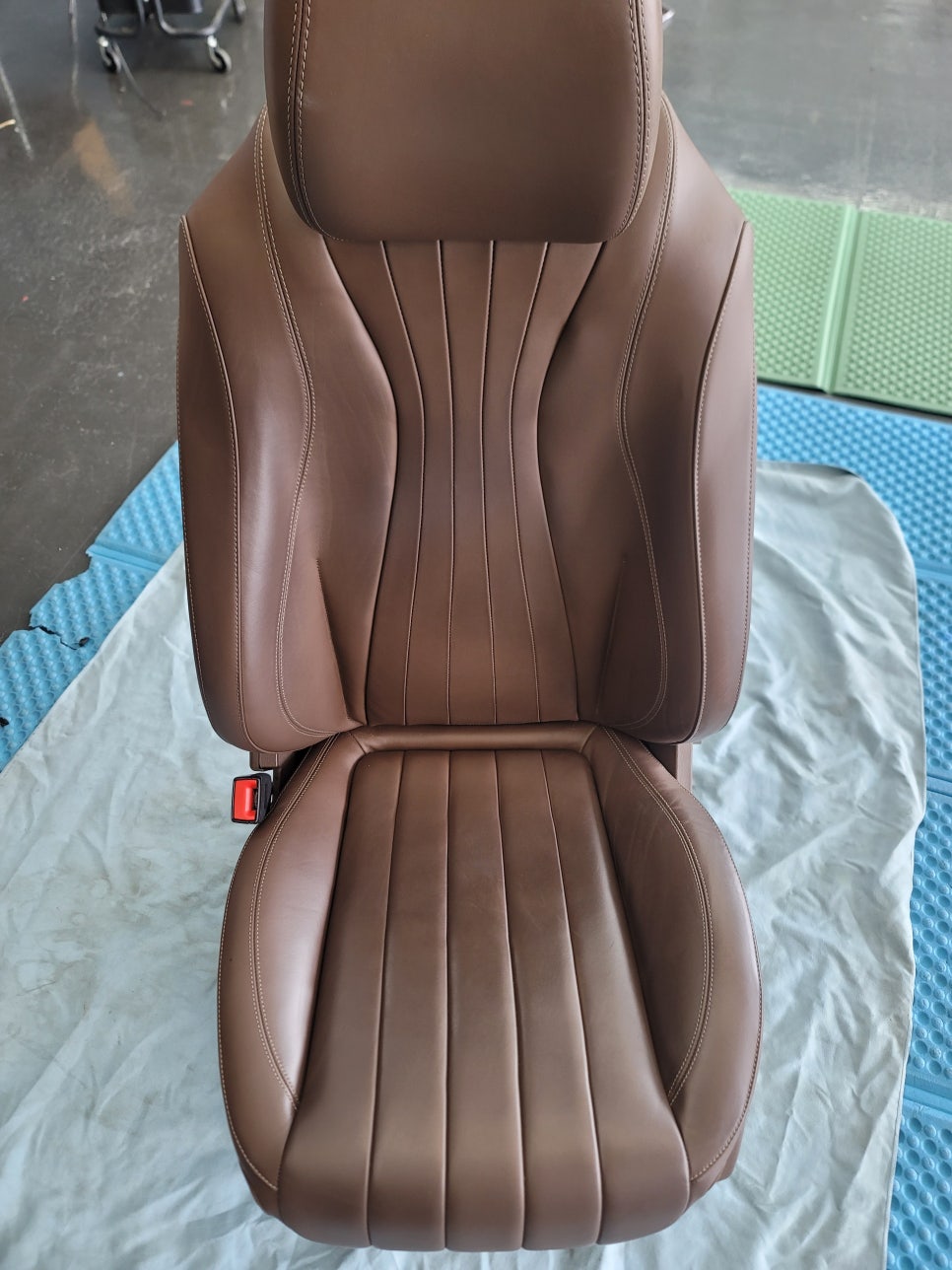 벤츠W213 E300익스클루시브 - 장인정신 시공 " 통풍시트 "