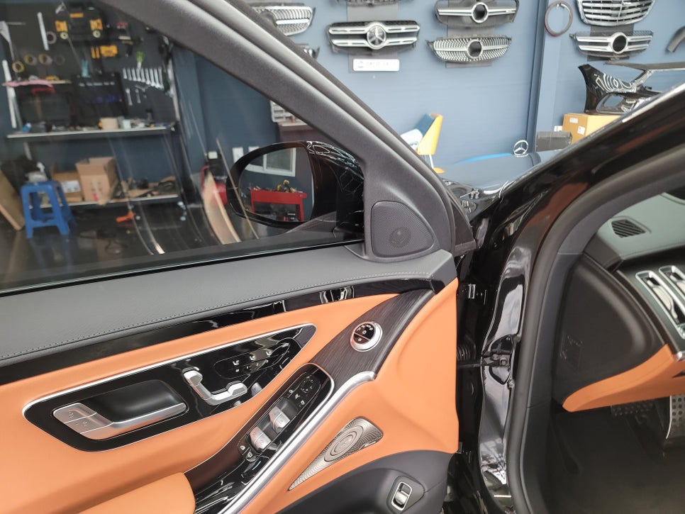 벤츠W223 S400d - 카비우스 4D 부메스터