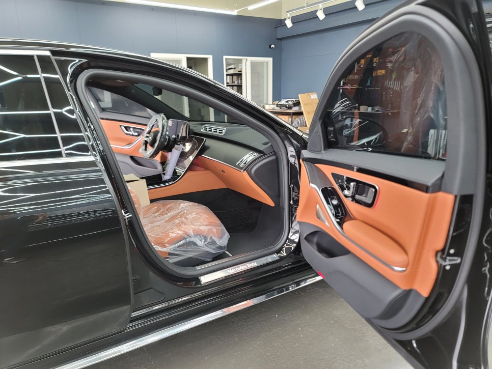 벤츠W223 S400d - 카비우스 4D 부메스터