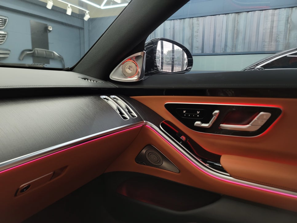 벤츠W223 S400d - 카비우스 4D 부메스터