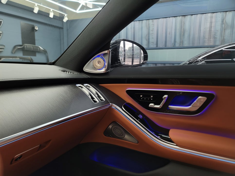 벤츠W223 S400d - 카비우스 4D 부메스터