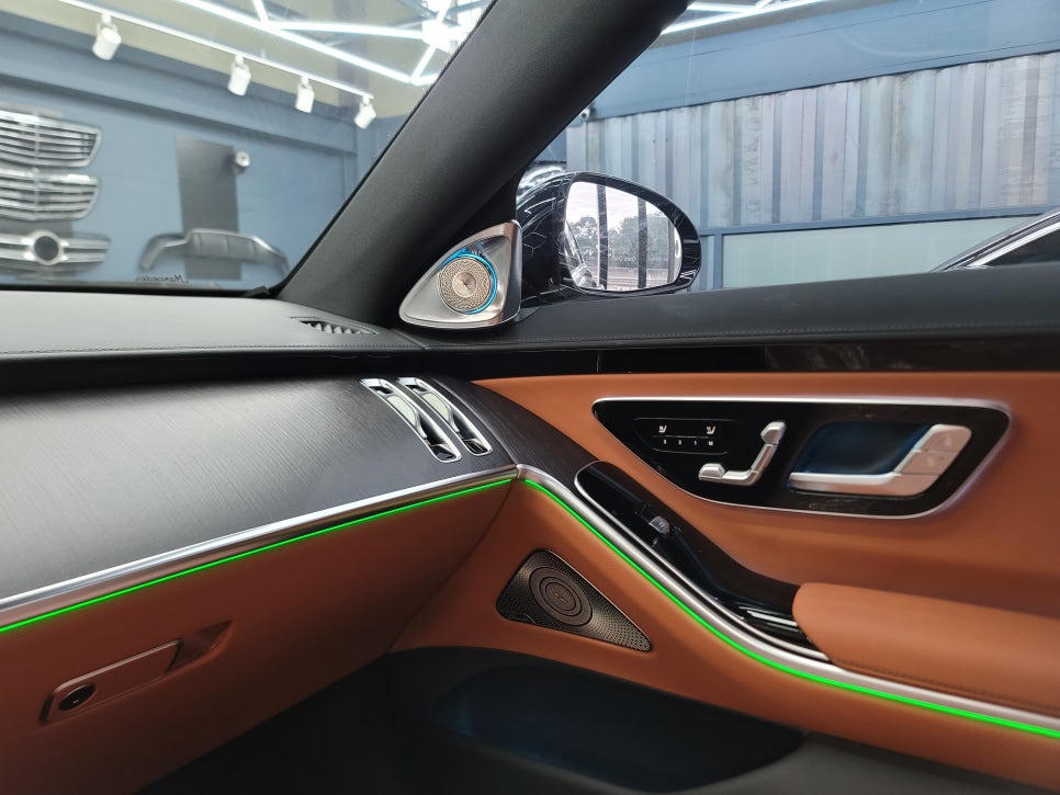 벤츠W223 S400d - 카비우스 4D 부메스터