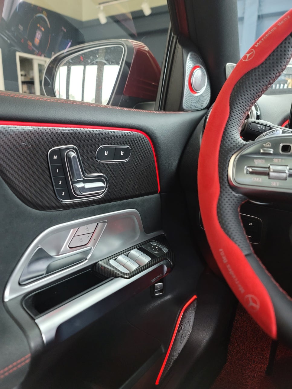 벤츠GLB35amg- 3D부메스터 & 미드레인지 엠비언트, 데쉬보드 크롬amg 엠비언트, 2열 송풍구 엠비언트