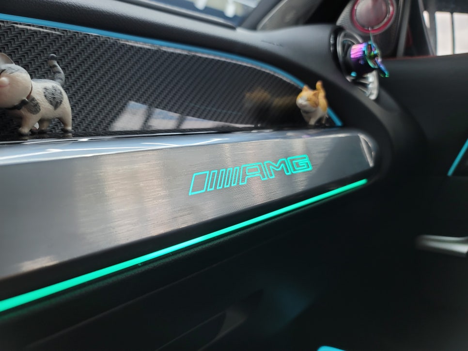 벤츠GLB35amg- 3D부메스터 & 미드레인지 엠비언트, 데쉬보드 크롬amg 엠비언트, 2열 송풍구 엠비언트