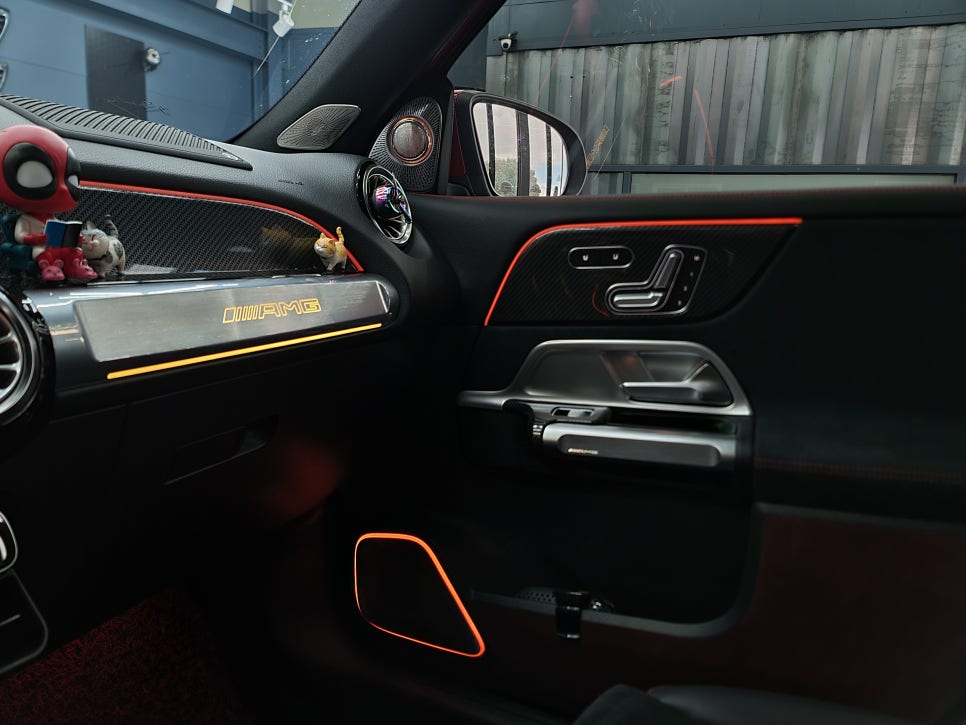 벤츠GLB35amg- 3D부메스터 & 미드레인지 엠비언트, 데쉬보드 크롬amg 엠비언트, 2열 송풍구 엠비언트