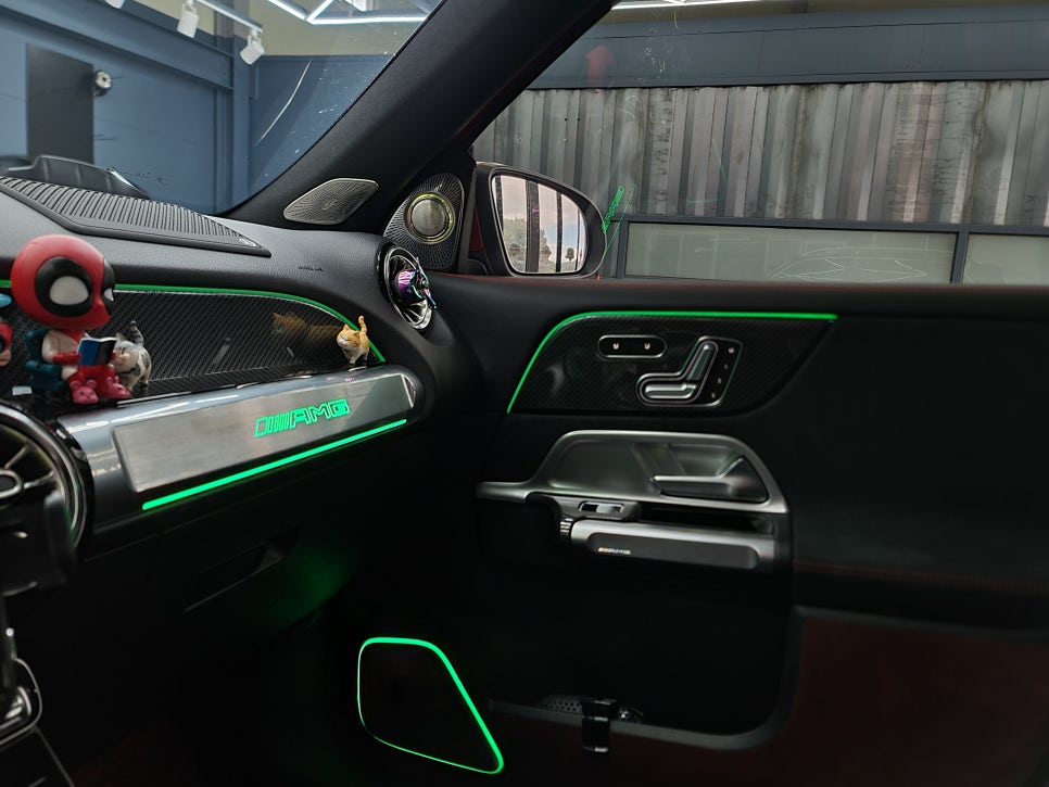벤츠GLB35amg- 3D부메스터 & 미드레인지 엠비언트, 데쉬보드 크롬amg 엠비언트, 2열 송풍구 엠비언트