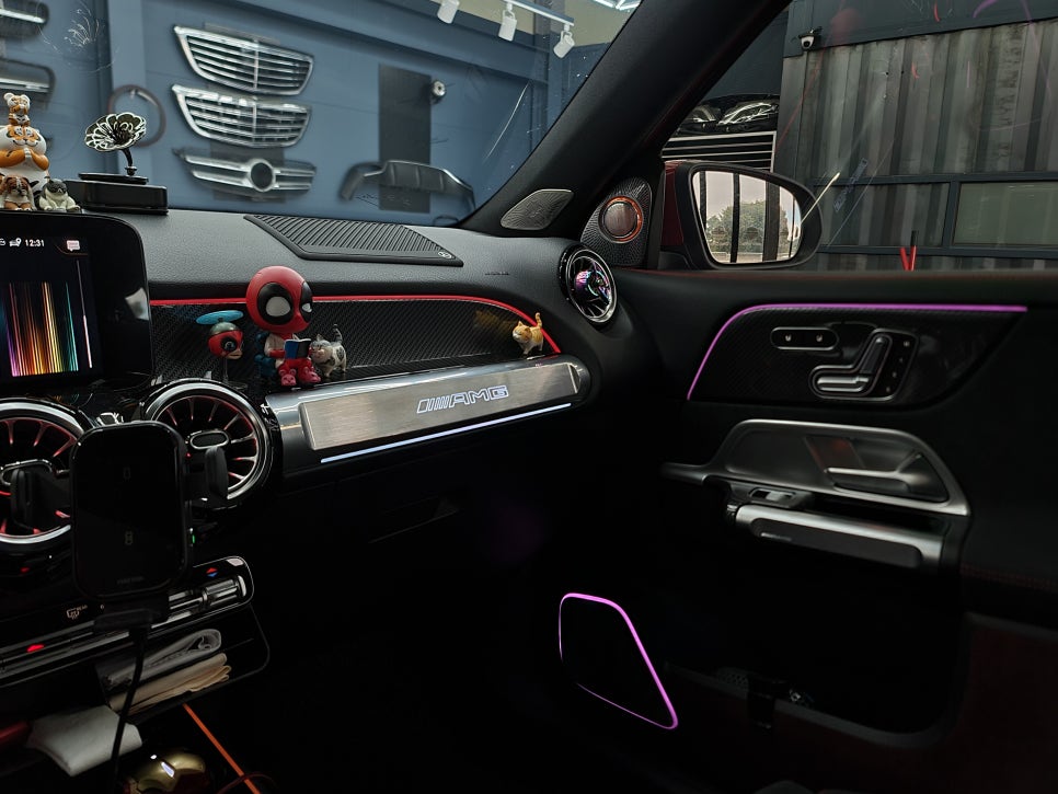벤츠GLB35amg- 3D부메스터 & 미드레인지 엠비언트, 데쉬보드 크롬amg 엠비언트, 2열 송풍구 엠비언트