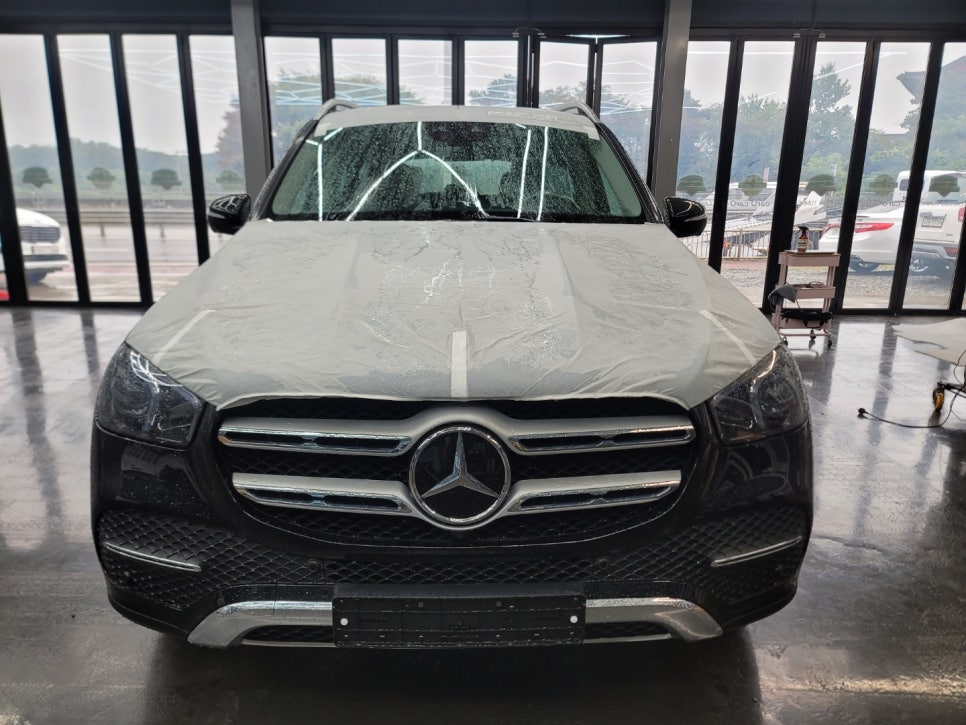 벤츠 GLE300d - 세로그릴 교체 시공