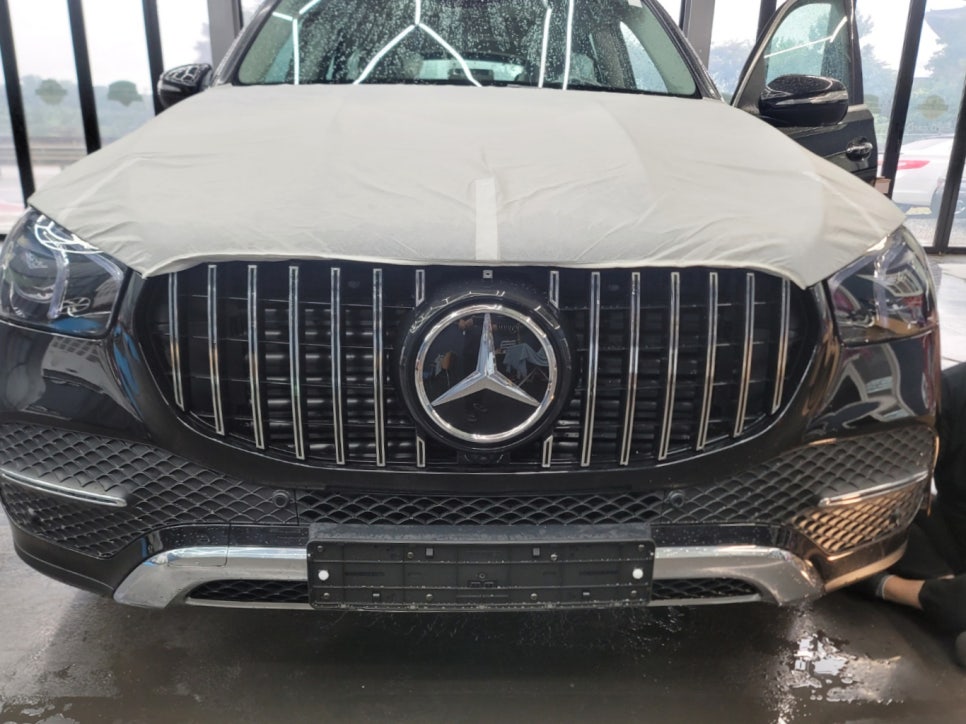 벤츠 GLE300d - 세로그릴 교체 시공
