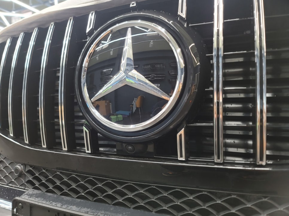 벤츠 GLE300d - 세로그릴 교체 시공