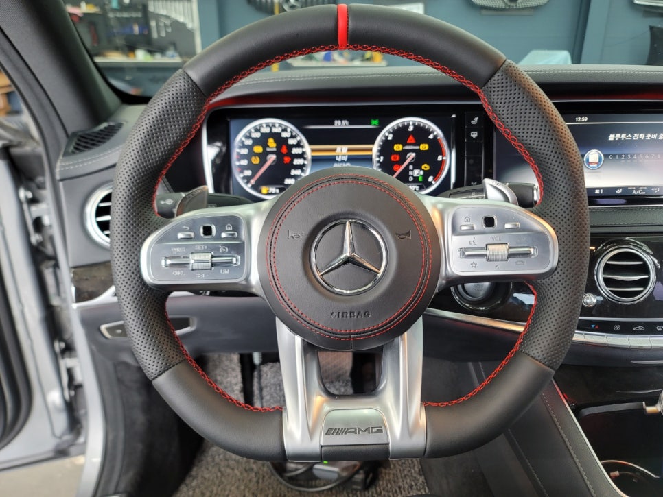 벤츠S350 - AMG D컷 커스텀 핸들 "감성마력 업그레이드"