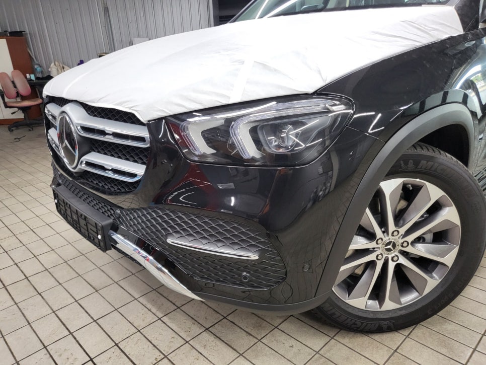 벤츠 GLE 300d - 세로그릴 & 부메스터 엠비언트