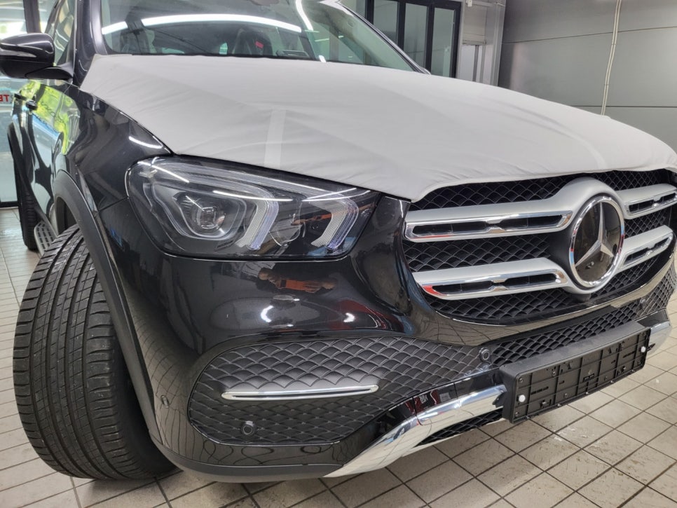 벤츠 GLE 300d - 세로그릴 & 부메스터 엠비언트