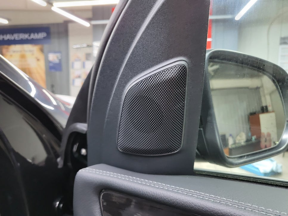 벤츠 GLE 300d - 세로그릴 & 부메스터 엠비언트