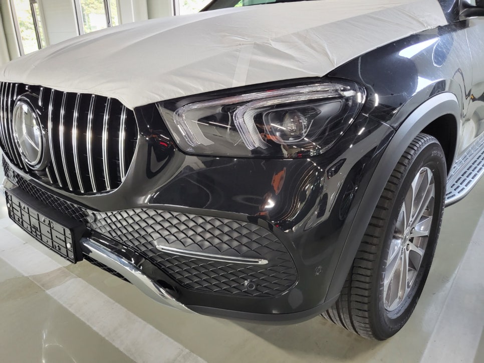 벤츠 GLE 300d - 세로그릴 & 부메스터 엠비언트
