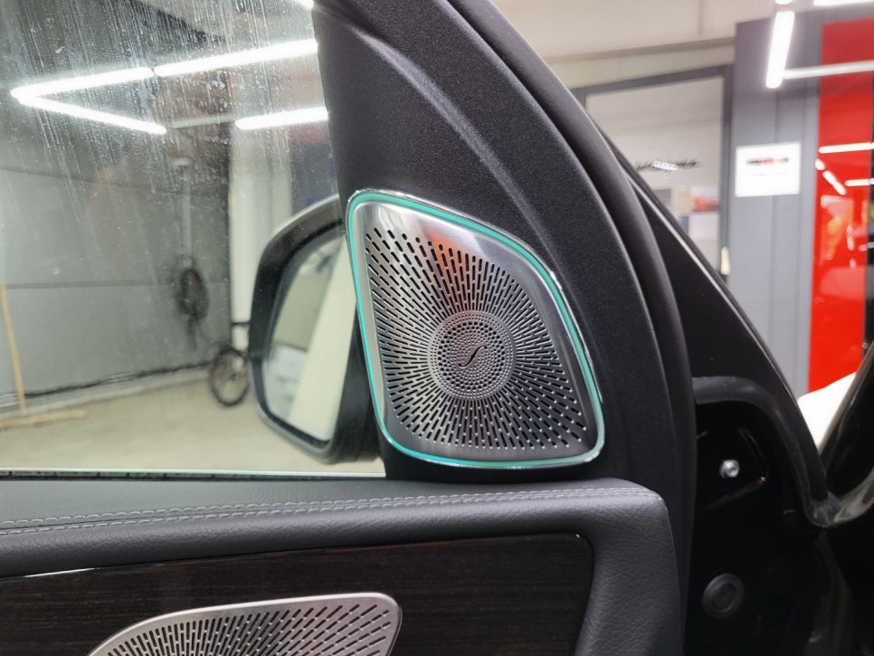 벤츠 GLE 300d - 세로그릴 & 부메스터 엠비언트